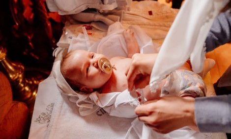 Tradycje chrztu w różnych krajach - co inspiruje i zaskakuje?